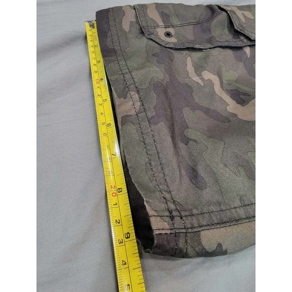 Burnside Camo Cargo Shorts Men’s Size 30 Zip Pocket Military Style